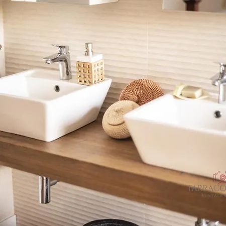 Tarracohomes, Th81 Casa La Mora Panoramic Вилла